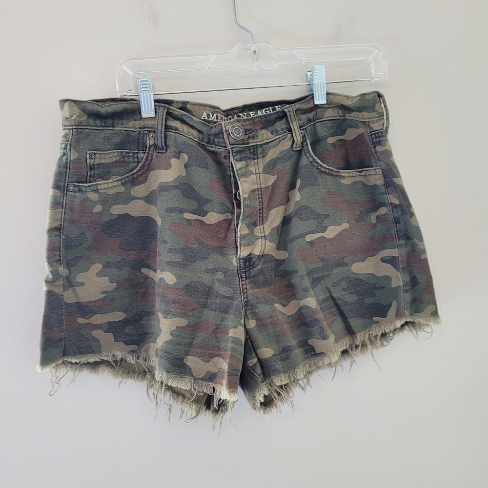 American Eagle Outfitters Women's Camo Frayed Hem Shorts - Green/Brown